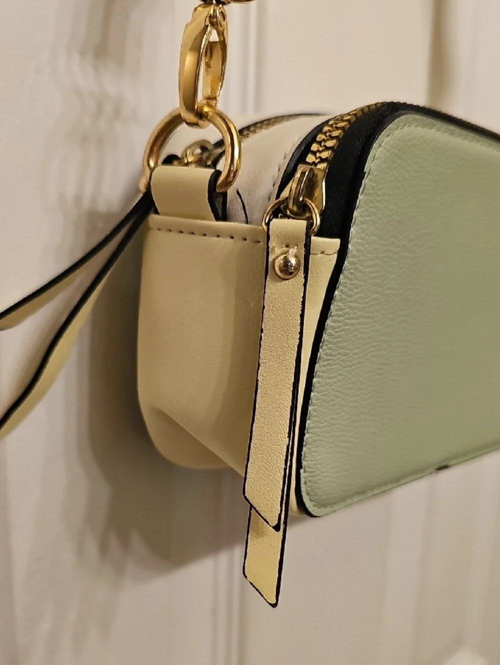 Unbranded Women's Two-Tone Crossbody Bag in Sage Green and Cream